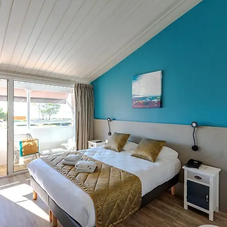 Restaurant Le Grand Large - Face A La - Ile De Re Hotel