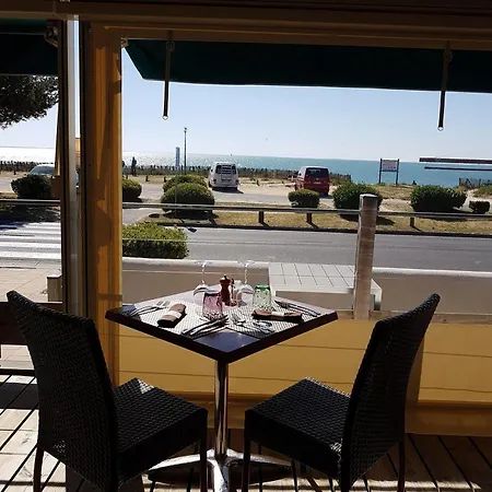 Restaurant Le Grand Large - Face A La - Ile De Re Hotel Rivedoux-Plage