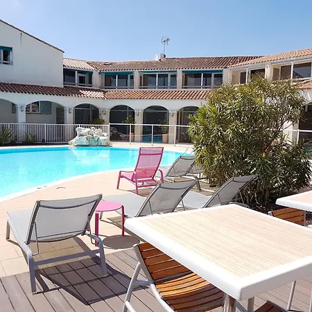 Hotel Restaurant Le Grand Large - Face A La - Ile De Re Rivedoux-Plage