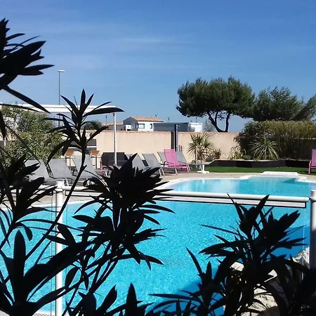 Hotel Restaurant Le Grand Large - Face A La - Ile De Re Rivedoux-Plage