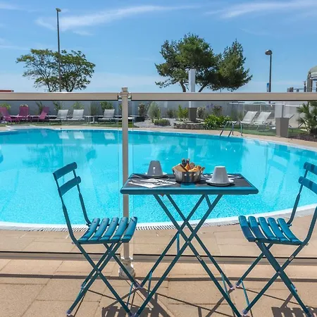 Hotel Restaurant Le Grand Large - Face A La - Ile De Re 3*