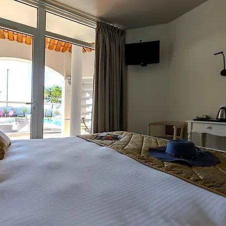 Restaurant Le Grand Large - Face A La - Ile De Re Hotell Rivedoux-Plage