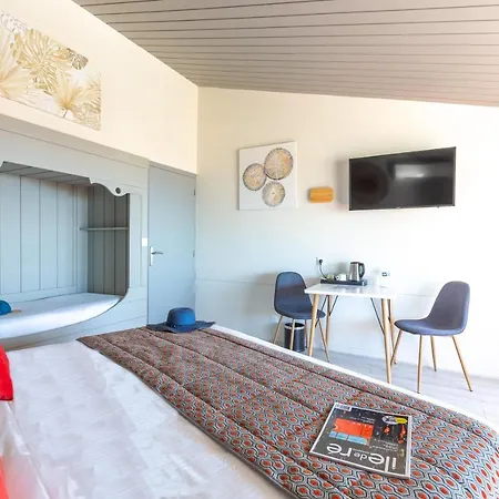 Hotel Restaurant Le Grand Large - Face A La - Ile De Re Rivedoux-Plage