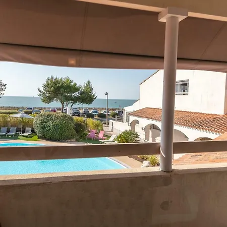 Restaurant Le Grand Large - Face A La - Ile De Re Hotell