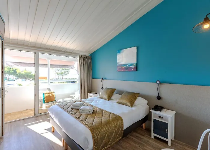 Restaurant Le Grand Large - Face à La - Ile De Ré Hotel