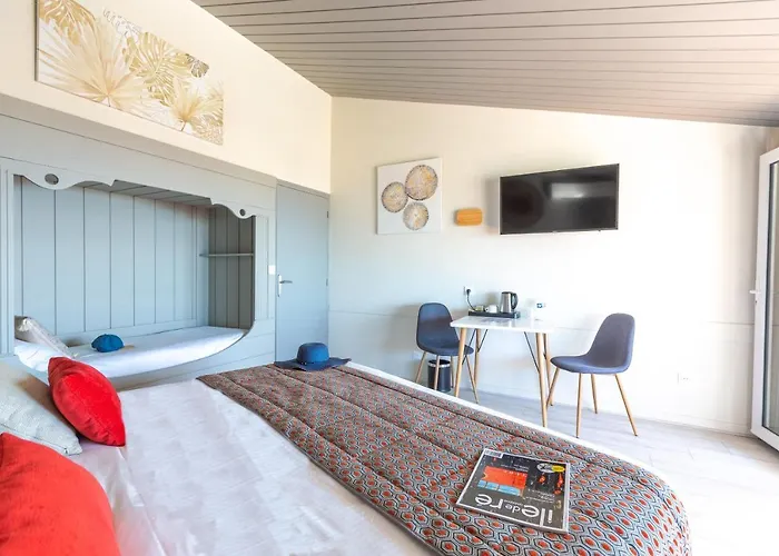 Hotel Restaurant Le Grand Large - Face à La - Ile De Ré Rivedoux-Plage