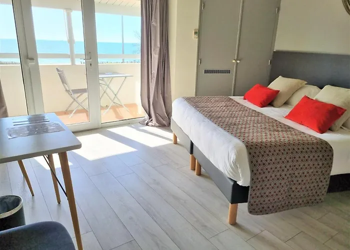 Restaurant Le Grand Large - Face à La - Ile De Ré Rivedoux-Plage