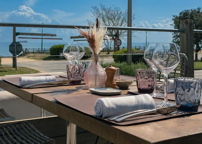 Restaurant Le Grand Large - Face à La - Ile De Ré 3*