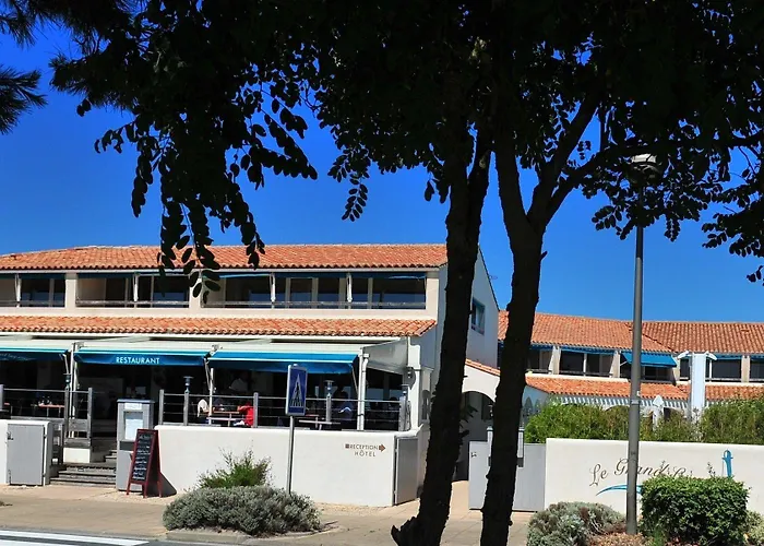 Hotel Restaurant Le Grand Large - Face A La - Ile De Re Rivedoux-Plage