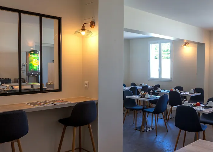 Hotel Restaurant Le Grand Large - Face à La - Ile De Ré Rivedoux-Plage