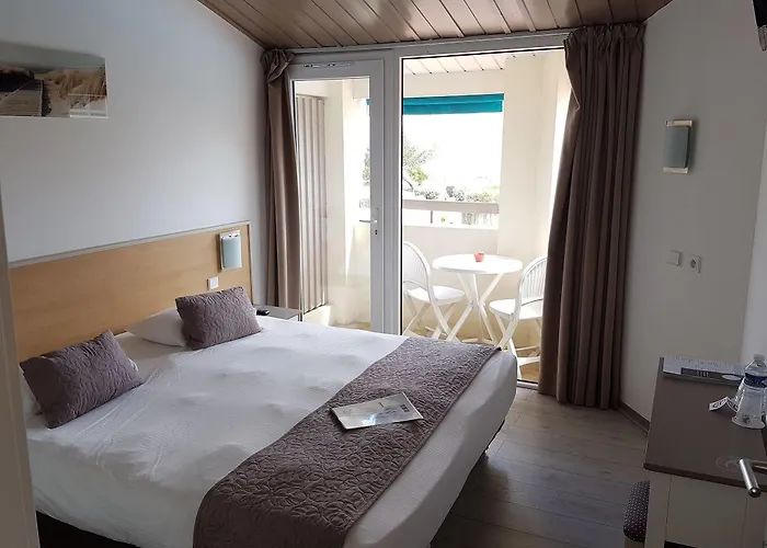 Restaurant Le Grand Large - Face à La - Ile De Ré Hotel