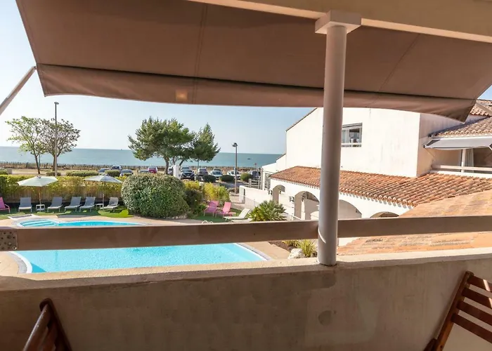 Restaurant Le Grand Large - Face à La - Ile De Ré Hotel